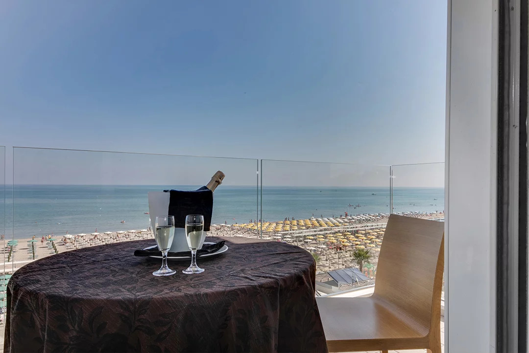 media.Camera_comfort-frontemare6