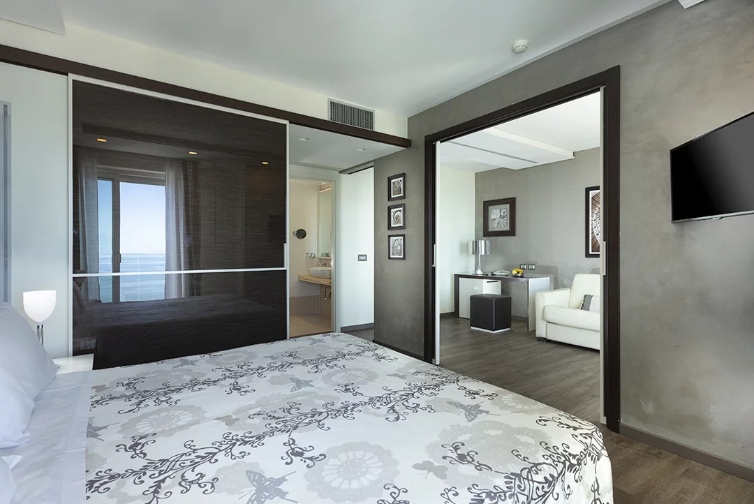 media.Camera_juniorSuiteFronteMare-2