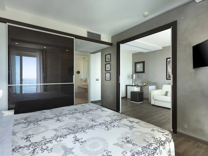 media.Camera_juniorSuiteFronteMare-2