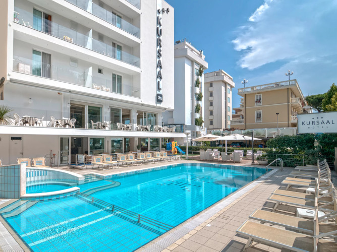 media.Hotel-Kursaal-Riccione_piscina3
